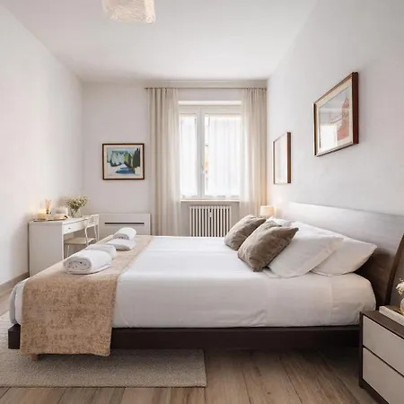 Ponte Vecchio Newly Restyled Flat, Walk Everywhere-2